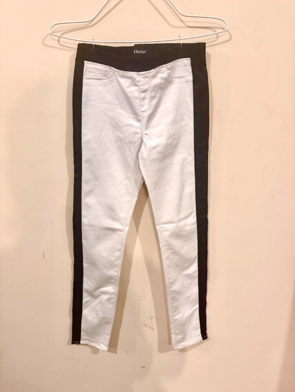 Tractr White Skinny Jeans with Black Side Panels